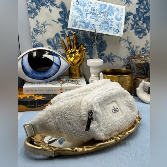 🆕 ALO YOGA 🧿 NWOT Sherpa Explorer Fanny Pack - Ivory - Picture 4 of 16